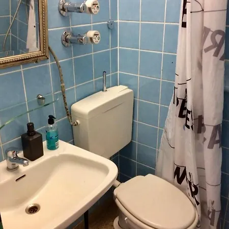 Nice , Next To University , Wifi , Parking